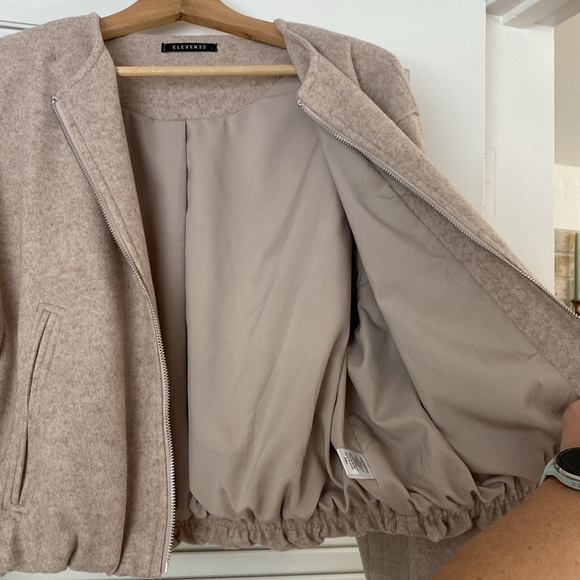 Jacket - Picture 8 of 10